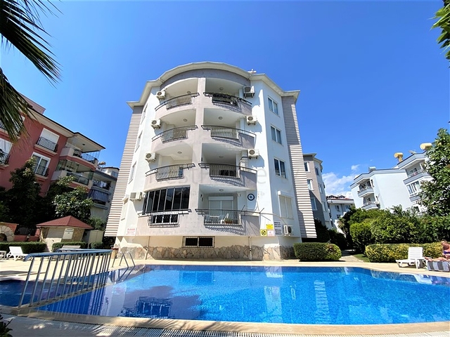 شقة فسيحة 2 + 1 على بعد 300 متر من البحر في منطقة أوبا