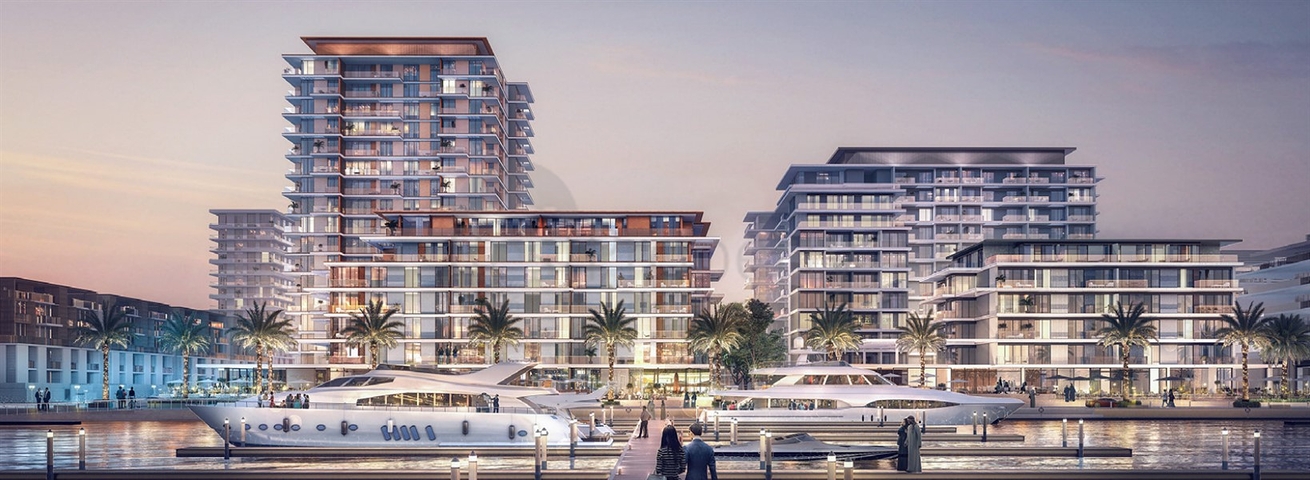 الفخامة والراحة في مجمع سكني مع إطلالة رائعة على نادي اليخوت