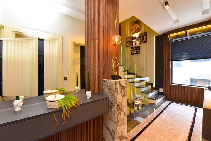 فيلا 4+1 بتصميم عصري في منطقة كارجيجاك الخلابة