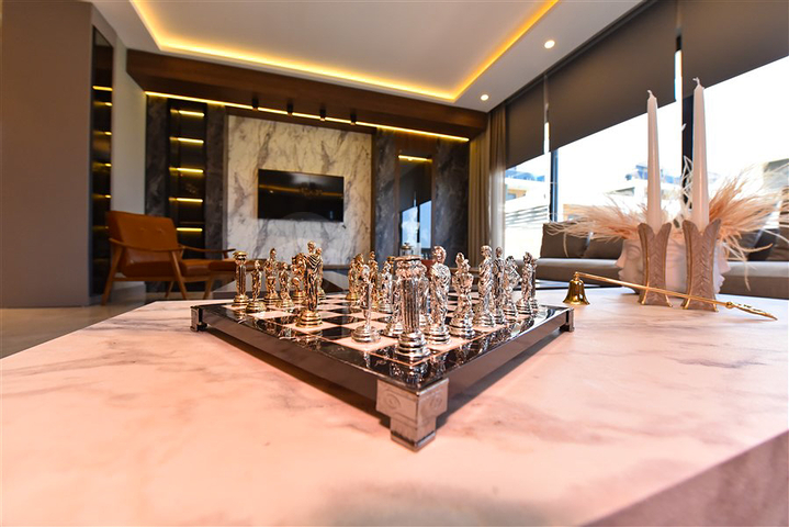 فيلا 4+1 بتصميم عصري في منطقة كارجيجاك الخلابة