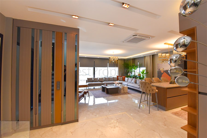 فيلا 4+1 بتصميم عصري في منطقة كارجيجاك الخلابة