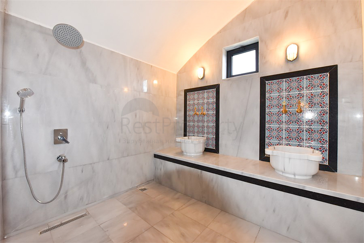 فيلا 4+1 بتصميم عصري في منطقة كارجيجاك الخلابة