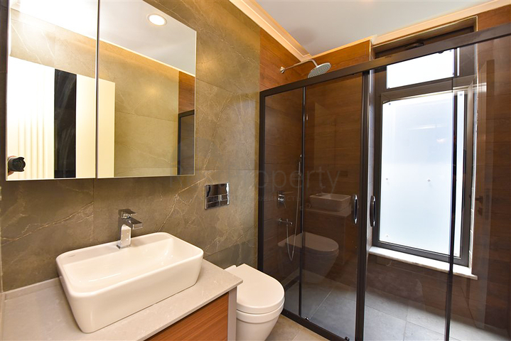 فيلا 4+1 بتصميم عصري في منطقة كارجيجاك الخلابة