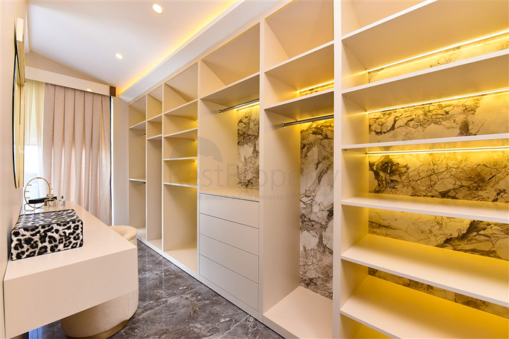 فيلا 4+1 بتصميم عصري في منطقة كارجيجاك الخلابة