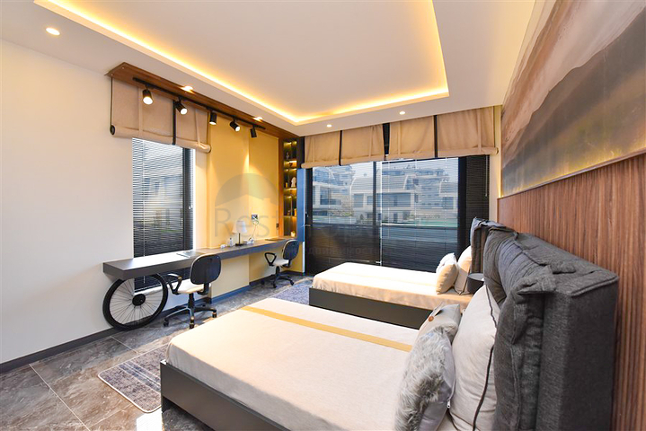 فيلا 4+1 بتصميم عصري في منطقة كارجيجاك الخلابة