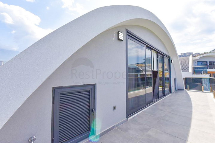 فيلا 4+1 بتصميم عصري في منطقة كارجيجاك الخلابة