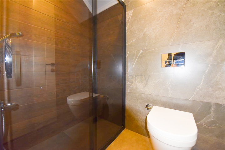 فيلا 4+1 بتصميم عصري في منطقة كارجيجاك الخلابة