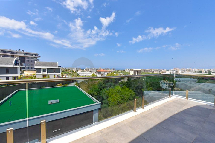 فيلا 4+1 بتصميم عصري في منطقة كارجيجاك الخلابة