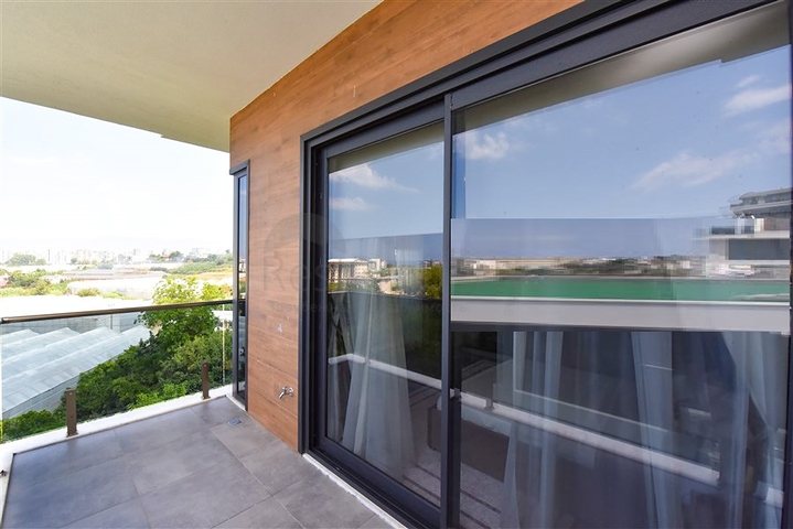 فيلا 4+1 بتصميم عصري في منطقة كارجيجاك الخلابة