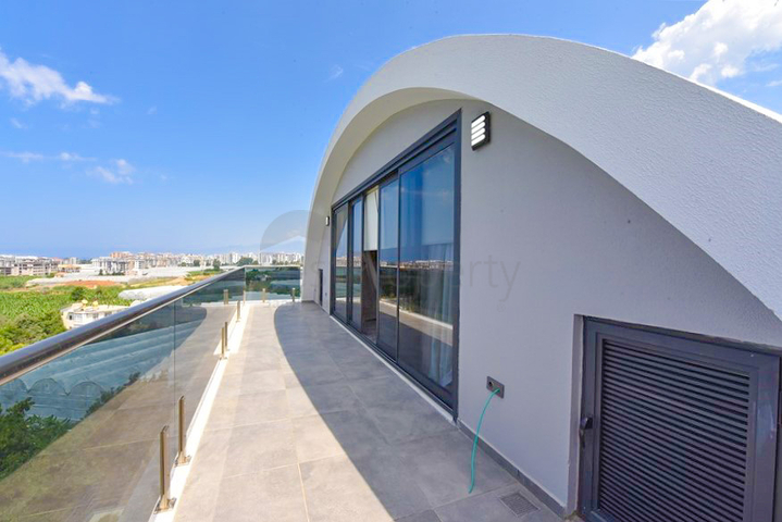 فيلا 4+1 بتصميم عصري في منطقة كارجيجاك الخلابة