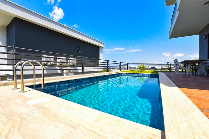 فيلا 4+1 بتصميم عصري في منطقة كارجيجاك الخلابة