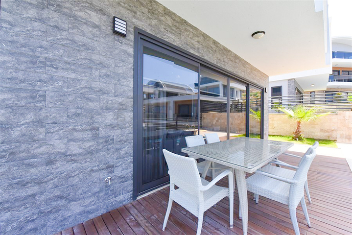 فيلا 4+1 بتصميم عصري في منطقة كارجيجاك الخلابة