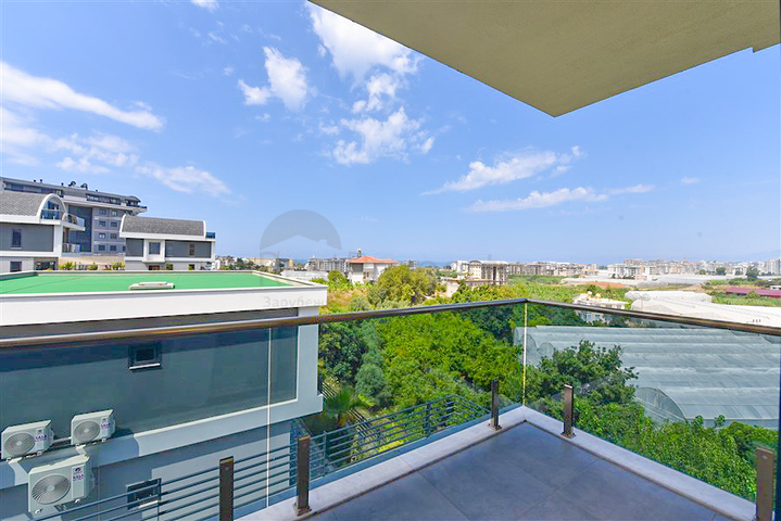 فيلا 4+1 بتصميم عصري في منطقة كارجيجاك الخلابة