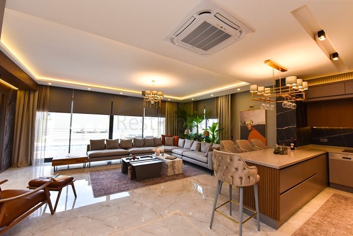 فيلا 4+1 بتصميم عصري في منطقة كارجيجاك الخلابة