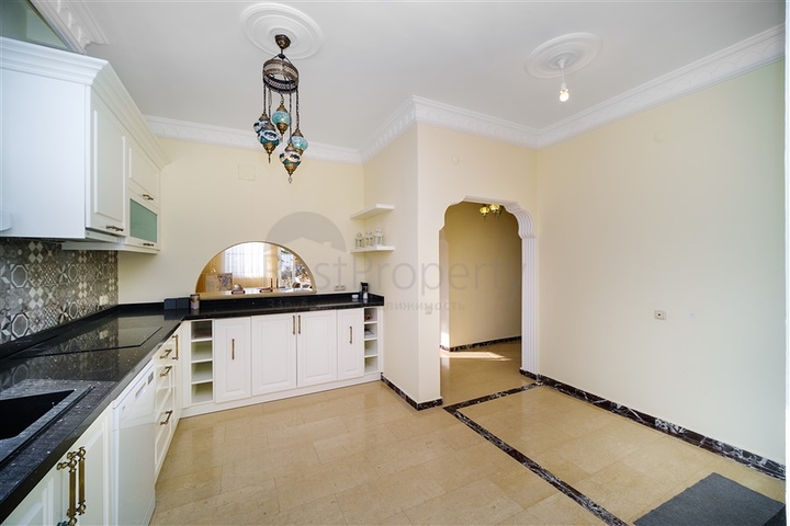 فيلا 3+1 في منطقة كوناكلي