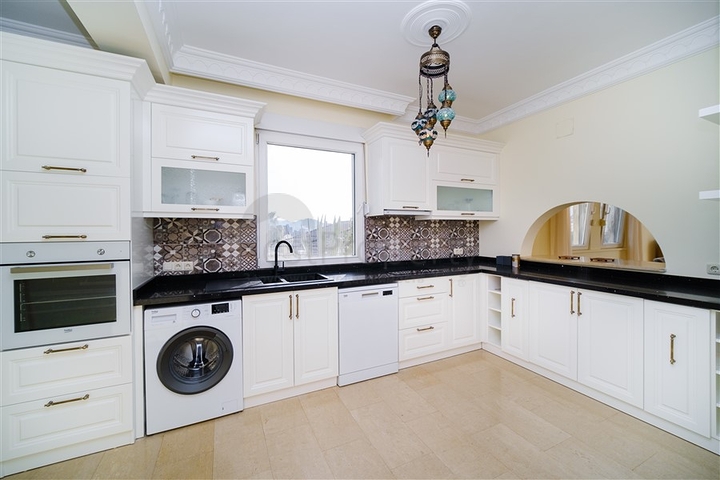 فيلا 3+1 في منطقة كوناكلي