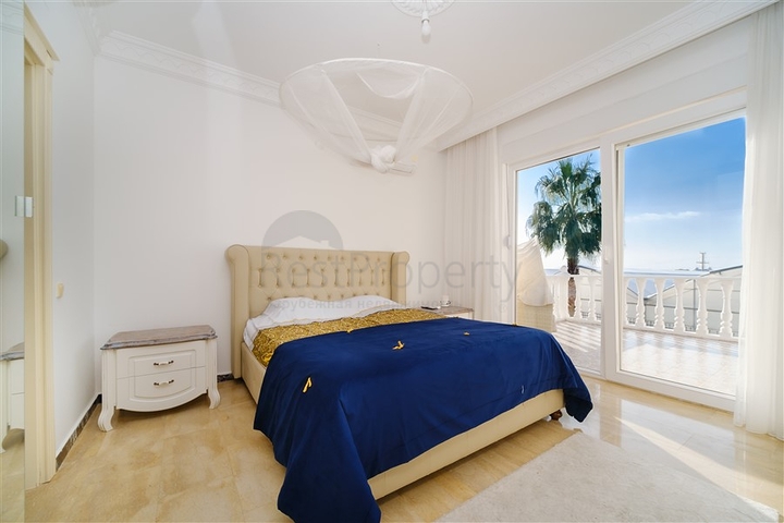 فيلا 3+1 في منطقة كوناكلي