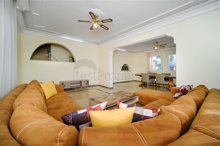 فيلا 3+1 في منطقة كوناكلي