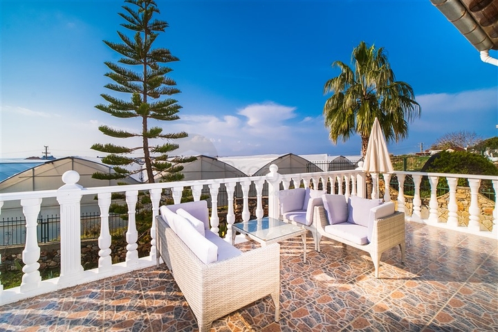 فيلا 3+1 في منطقة كوناكلي