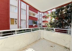 شقة 1+1 على بعد 150 متر فقط من البحر في منطقة محمودلار