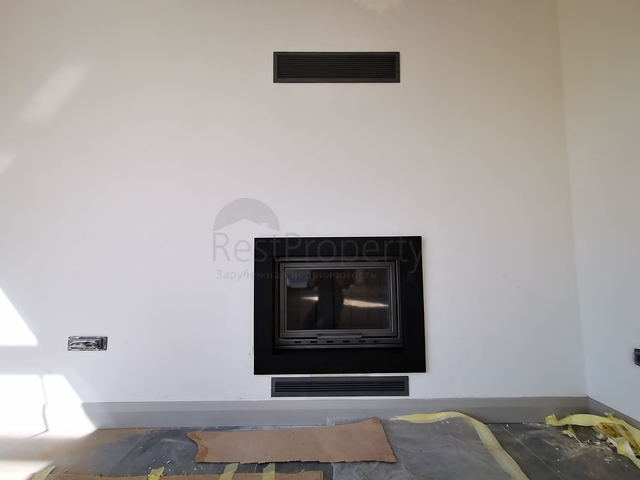 فيلات في منطقة توركبوكيو الخلابة ، محاطة بالخضرة الكثيفة. 