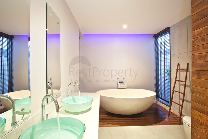 فيلات بحمام سباحة خاص في منطقة راواي المريحة