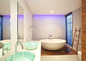 فيلات بحمام سباحة خاص في منطقة راواي المريحة