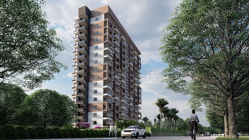 يقع المجمع على بعد 600 متر فقط من البحر في مرسين