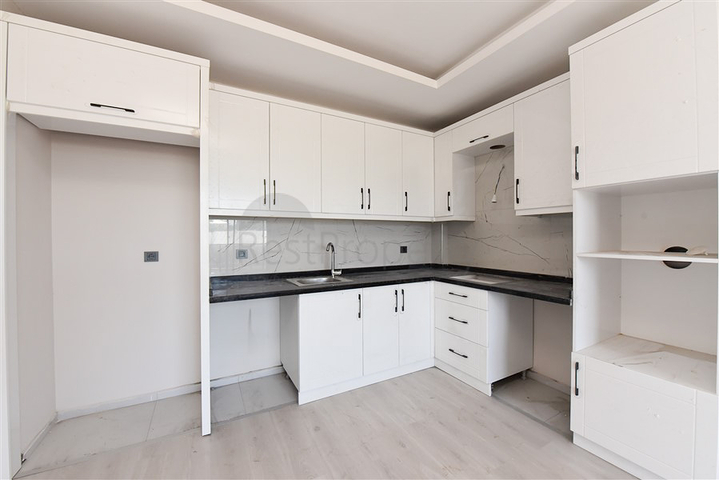 شقة 2 + 1 في منطقة مفتوحة لتسجيل تصريح إقامة غازي باشا