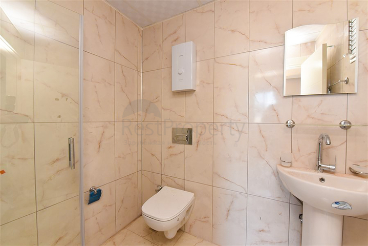 شقة 2 + 1 في منطقة مفتوحة لتسجيل تصريح إقامة غازي باشا