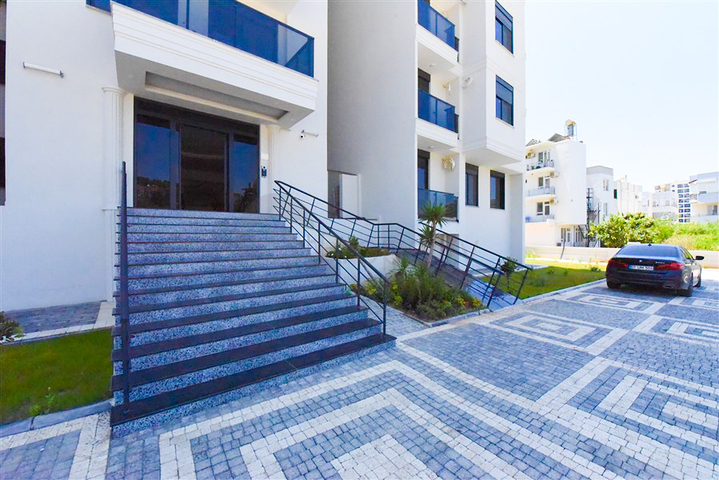 شقة 2 + 1 مطلة على الجبل