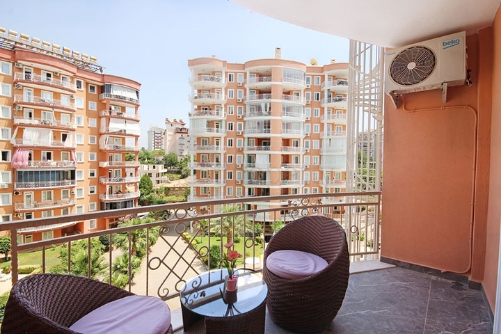 شقة فسيحة 2 + 1 في منطقة مفتوحة للحصول على تصريح إقامة توسمور