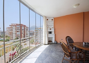 شقة فسيحة 2 + 1 في منطقة مفتوحة للحصول على تصريح إقامة توسمور