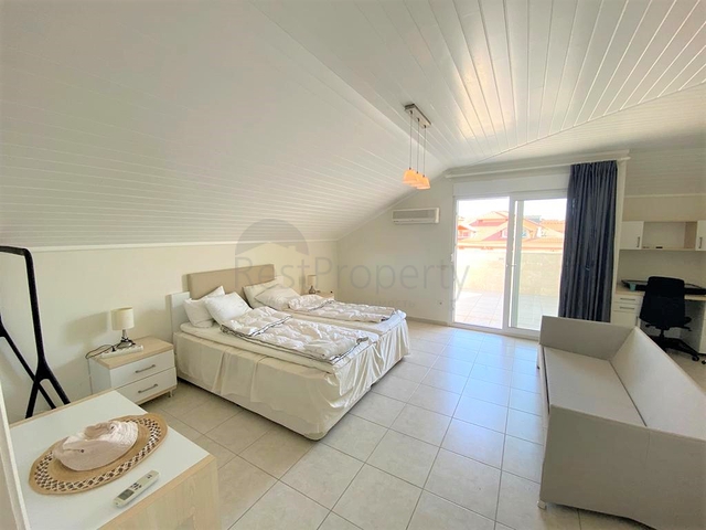 بنتهاوس مفروشة مشرقة من خمس غرف في منطقة أوبا