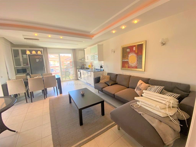 بنتهاوس مفروشة مشرقة من خمس غرف في منطقة أوبا