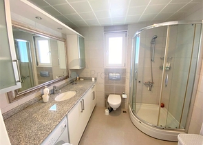 بنتهاوس مفروشة مشرقة من خمس غرف في منطقة أوبا