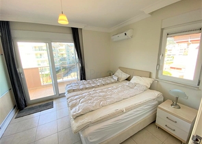 بنتهاوس مفروشة مشرقة من خمس غرف في منطقة أوبا