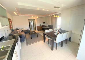 بنتهاوس مفروشة مشرقة من خمس غرف في منطقة أوبا