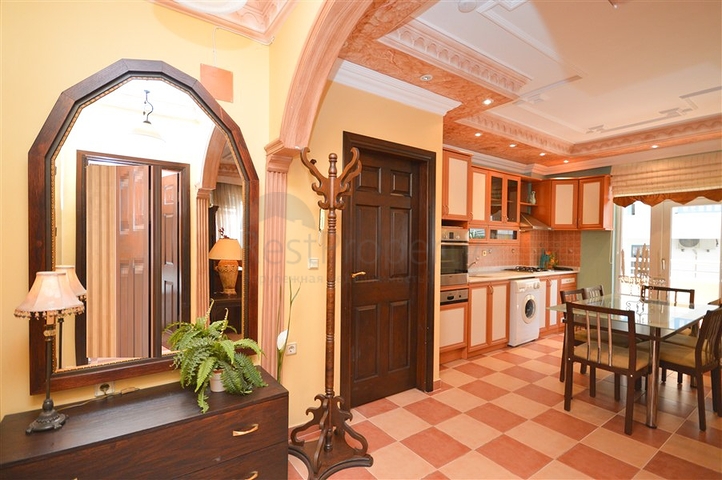 شقة 2+1 في وسط ألانيا