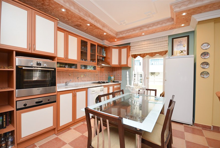 شقة 2+1 في وسط ألانيا