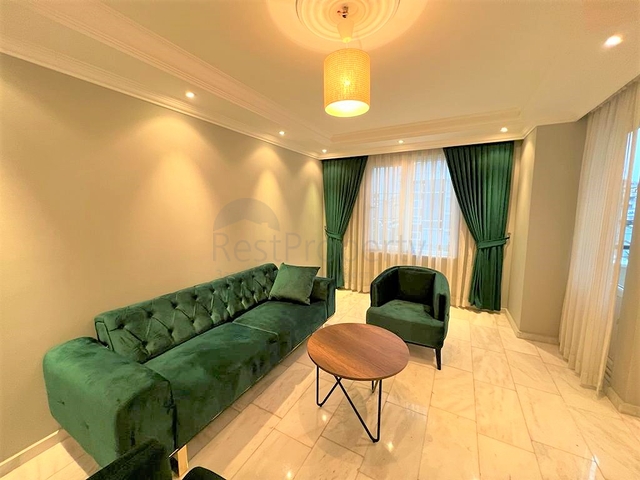 شقة فسيحة 2 + 1 800 متر من البحر في منطقة أوبا