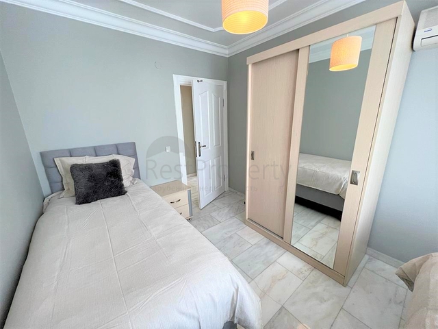 شقة فسيحة 2 + 1 800 متر من البحر في منطقة أوبا