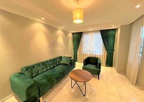 شقة فسيحة 2 + 1 800 متر من البحر في منطقة أوبا