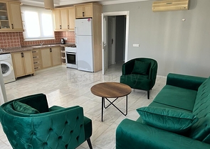 شقة فسيحة 2 + 1 800 متر من البحر في منطقة أوبا