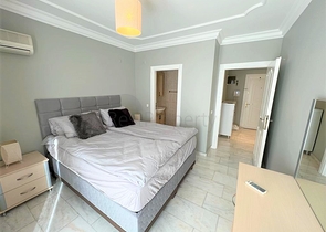 شقة فسيحة 2 + 1 800 متر من البحر في منطقة أوبا