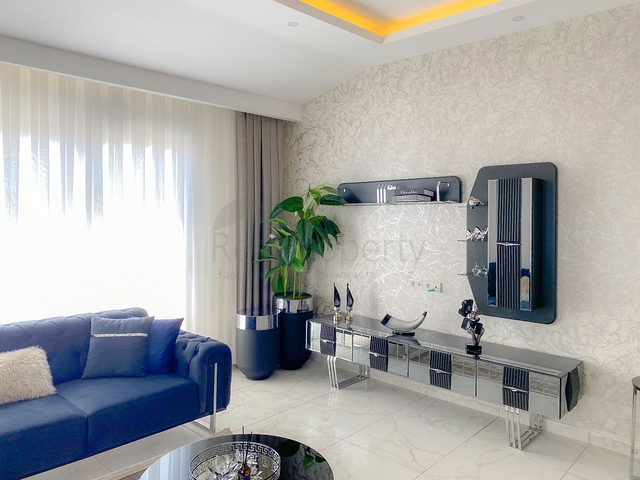 مصمم تم تجديده 3 + 1 شقة من المالك في منطقة محمودلار