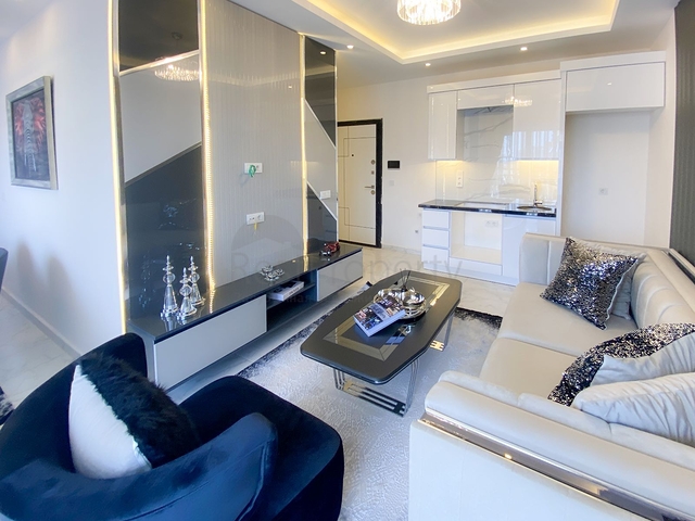 مصمم تم تجديده 3 + 1 شقة من المالك في منطقة محمودلار