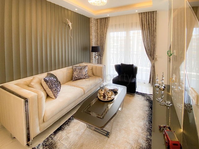 مصمم تم تجديده 3 + 1 شقة من المالك في منطقة محمودلار