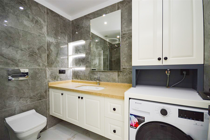 شقة مفروشة 1 + 1 في أوبا