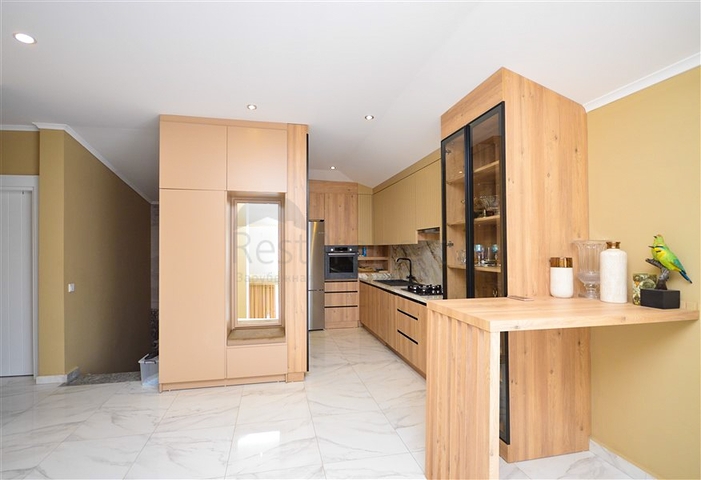 شقة مثالية 4 + 1 مع بنية تحتية ممتازة ، في منطقة كيستيل